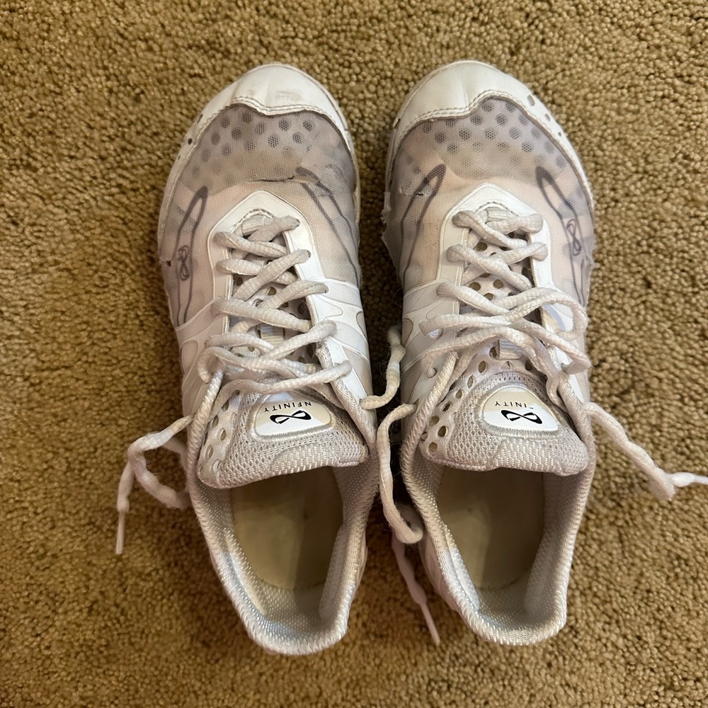 Women’s Size 5.5 Nfinity Vengeance Cheer Shoes